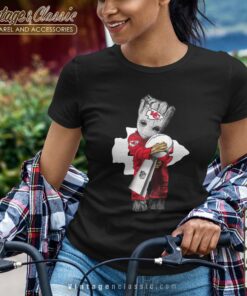 Baby Groot Hugging Kansas City Chiefs T-Shirt - TeeNavi