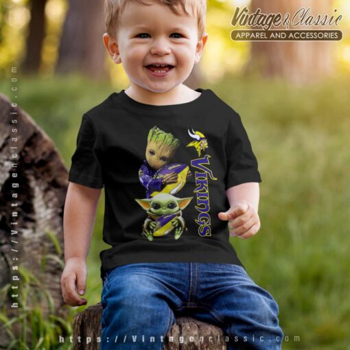 Baby Groot And Yoda Hug Minnesota Vikings Shirt