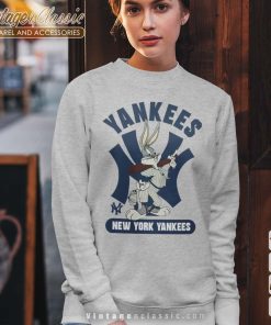Mlb New York Yankees Looney Tunes Sport Grey Sweatshirt