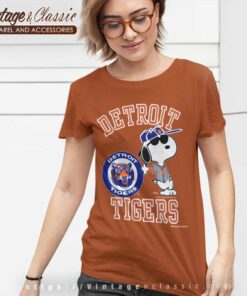 Snoopy Detroit Tigers 80s Baseball Women TShirt