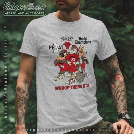 Looney Tunes Cartoon Chicago Bulls 3 Peat Shirt