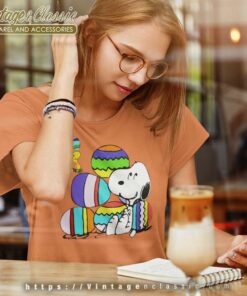 Snoopy Egg Happy Easter Day Women TShirt