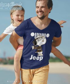 Snoopy With Jeep Cute V Neck TShirt