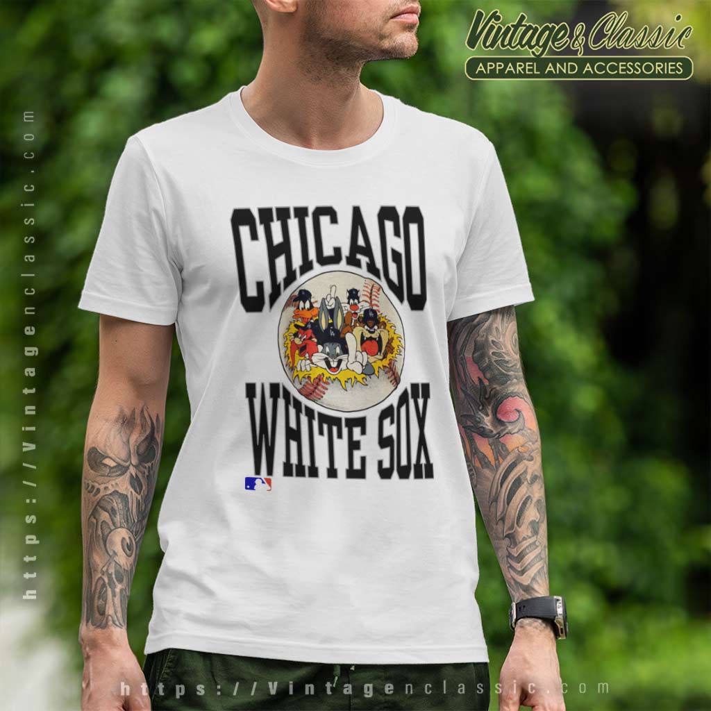 Gildan, Shirts, Vintage Mlb Chicago White Sox Looney Tunes Shirt Chicago  White Sox Shirt