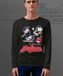 Snoopy Charlie Brown Playing Baseball Cleveland Indians Long Sleeve Tee